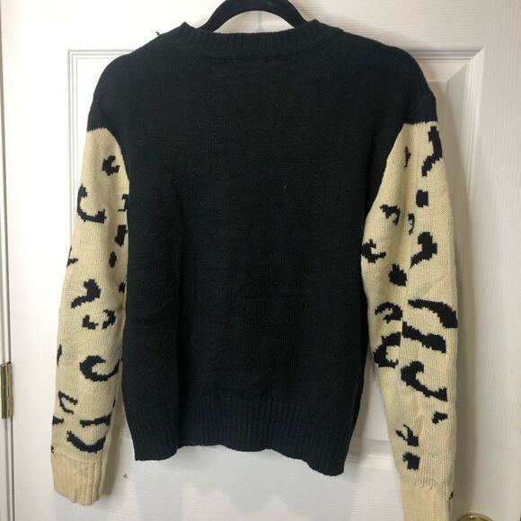 Angashion black and cream twin cheetahs king sleeve sweaters, size small - Picture 11 of 14